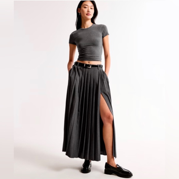 Abercrombie & Fitch Mid Rise Black Pleated Maxi‎ Skirt size large brand new - Picture 3 of 7